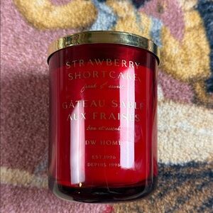 NWT DW HOME STRAWBERRY SHORTCAKE CANDLE